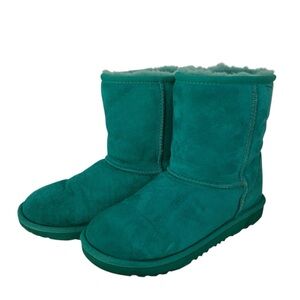 UGG Classic Short II Emerald Green Big Kids Size 4 Shearling Boots 1017703K